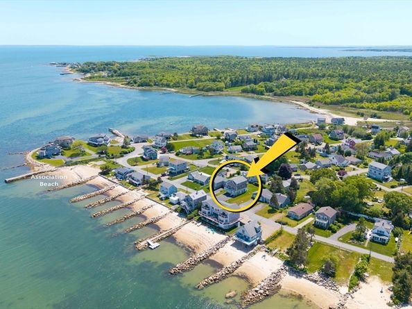 35 Shore Dr, Mattapoisett MA 02739