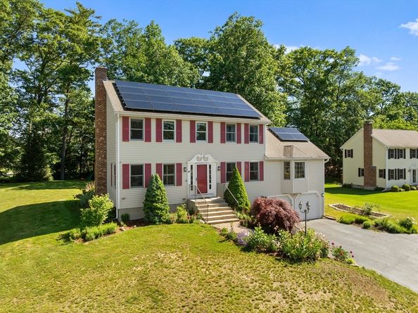 49 Larson Ave, Leominster MA 01453