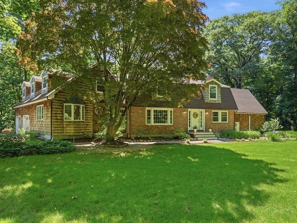89 Main St, Westford MA 01886