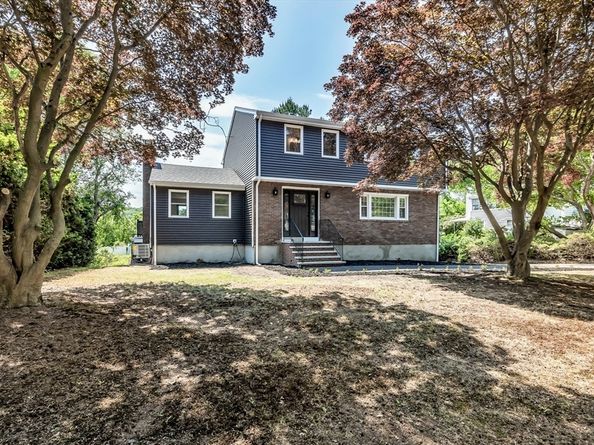 53 Walnut St, Saugus MA 01906