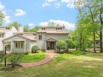 77 Parkhurst Dr
