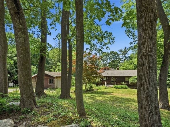 47 Old Oaken Bucket Rd, Norwell MA 02061