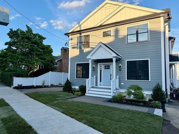 197 Lexington St 197, Watertown MA 02472