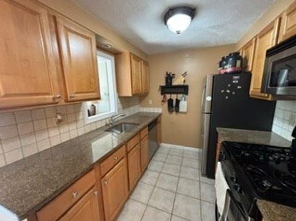 56 Townsend St A7, Abington MA 02351