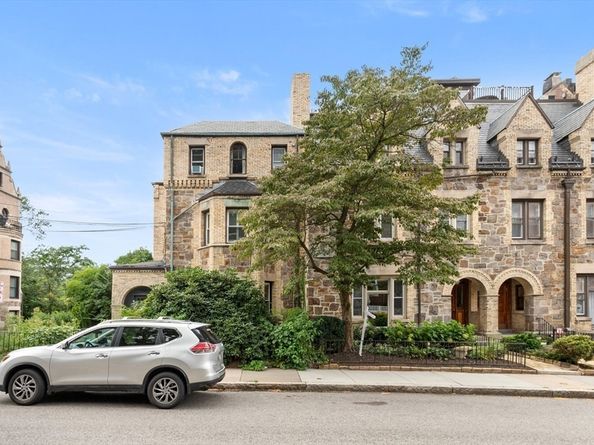 350 Tappan St 1, Brookline MA 02445