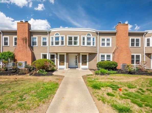 75 Page Rd 16, Bedford MA 01730