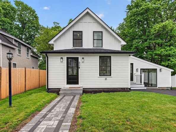 52 High St, Hudson MA 01749