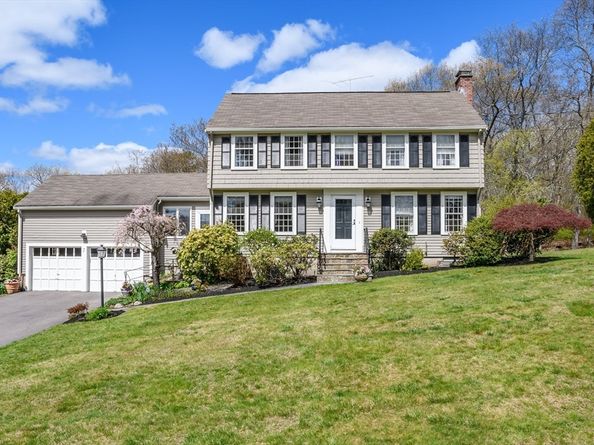 7 Woodleigh Rd, Natick MA 01760