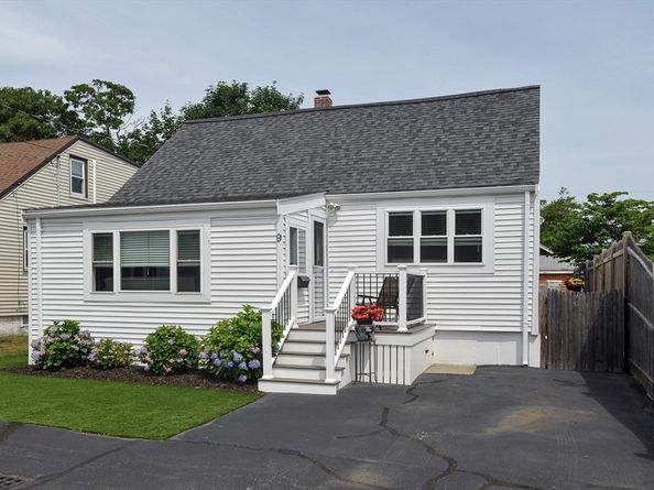 9 G St, Hull MA 02045