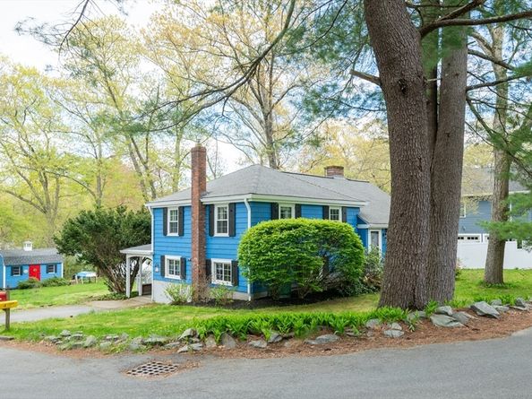 37 Colrain Rd, Topsfield MA 01983