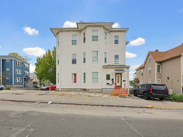 22 Hollywood St 4B, Worcester MA 01610