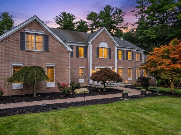25 Valley View Drive, Grafton MA 01536