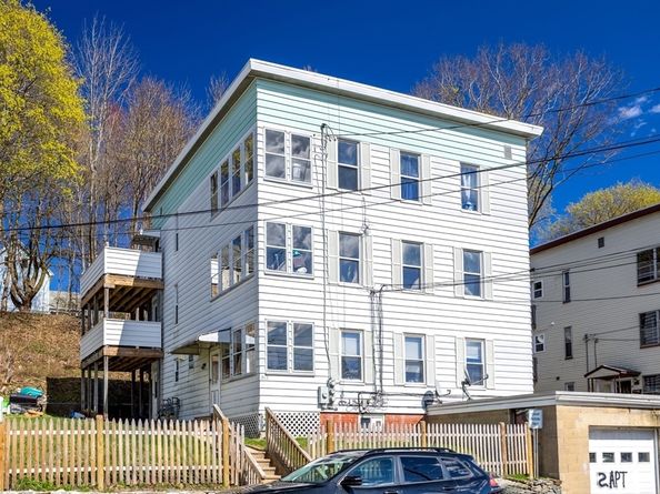 242 Pine St, Gardner MA 01440