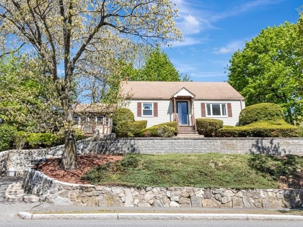 19 Saville St, Saugus MA 01906