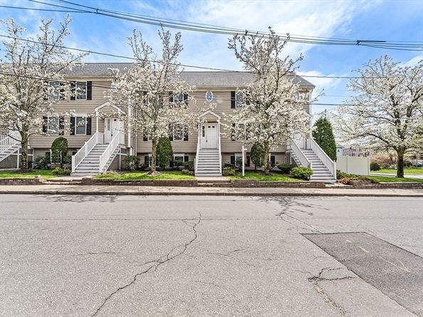 30 Russell St 5, Waltham MA 02453