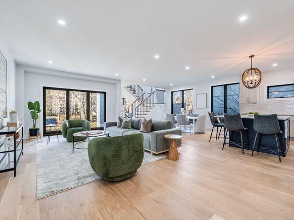 811 Heath Street, Brookline MA 02467