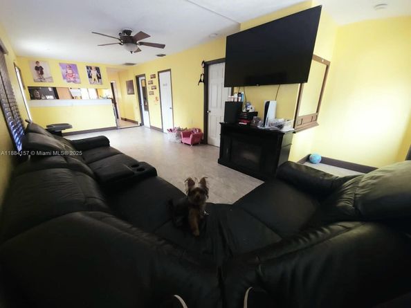 2331 NW 59th St, Miami FL 33142