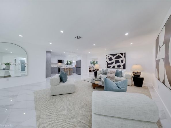 871 NE 81st St, Miami FL 33138