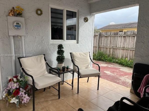 4211 W 10th Ln, Hialeah FL 33012