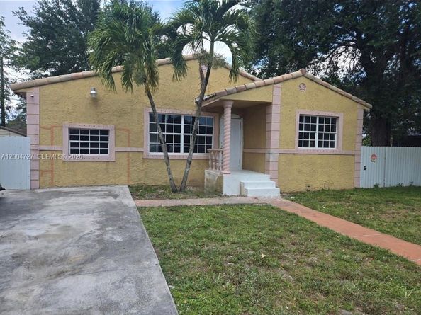 3001 NW 170th St, Miami Gardens FL 33056