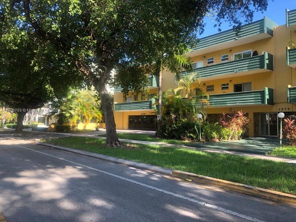 1975 NE 135th St 2D, North Miami FL 33181