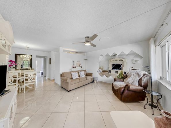 1015 SW 11th Ave 15K, Hallandale Beach FL 33009
