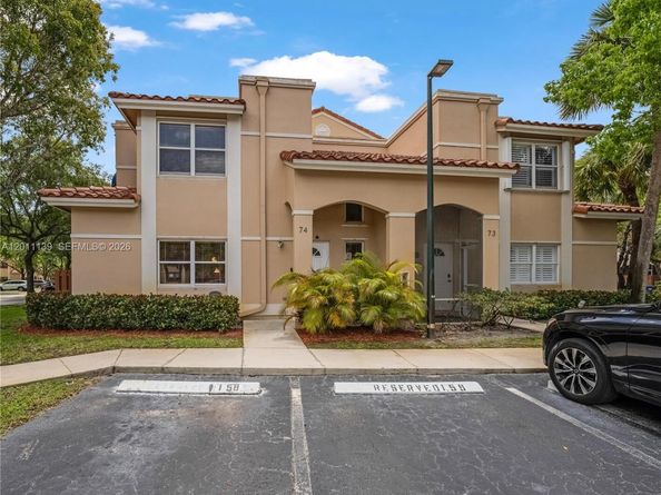 595 Racquet Club Rd 7419, Weston FL 33326