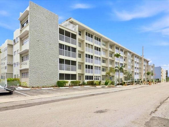 330 SE 2nd St 101G, Hallandale Beach FL 33009