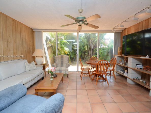 13935 SW 84th St 905, Miami FL 33183