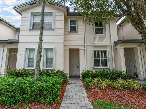 153 SE 28th Pl 7, Homestead FL 33033