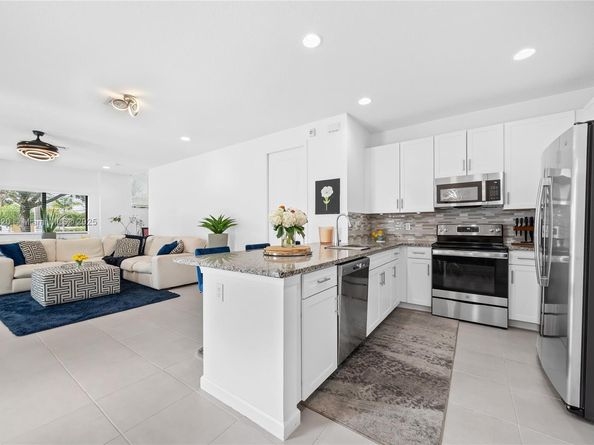 2184 NW 6th St, Fort Lauderdale FL 33311