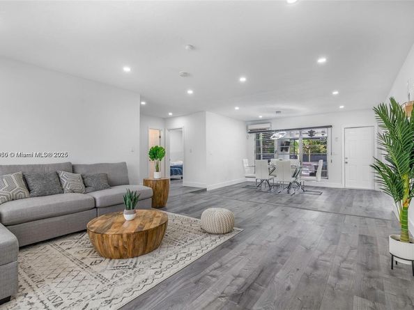 2718 Adams St, Hollywood FL 33020