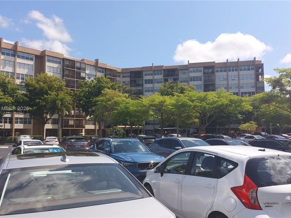 1400 Saint Charles Pl L4, Pembroke Pines FL 33026