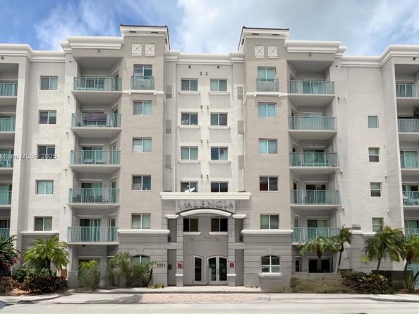 6001 SW 70th St 127, South Miami FL 33143