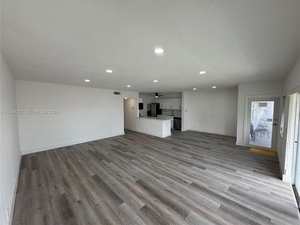 630 Layne Blvd 211, Hallandale Beach FL 33009