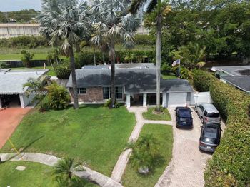 911 SW 51st Ave