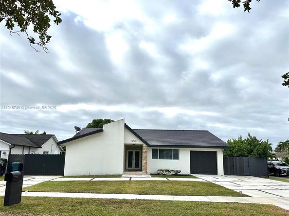 12920 SW 119th St, Miami FL 33186