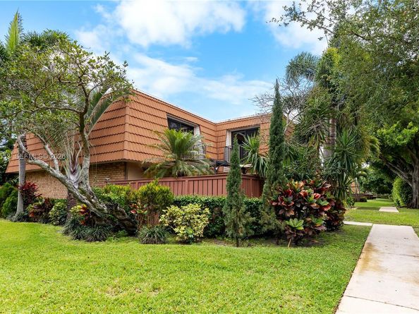 2971 SW 11th Pl, Deerfield Beach FL 33442