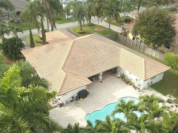 12421 SW 76th St, Miami FL 33183