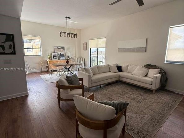 8390 SW 72nd Ave 519, Miami FL 33143