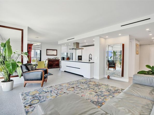 520 Brickell Key Dr A1015, Miami FL 33131
