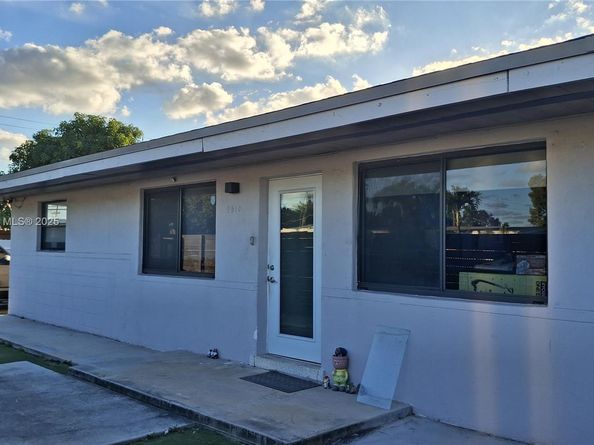 3510 NW 33rd Ave, Miami FL 33142