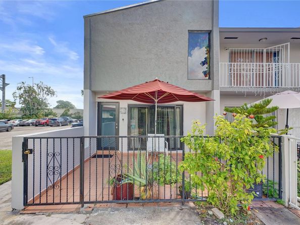 2419 NW 11th St 21D, Miami FL 33125