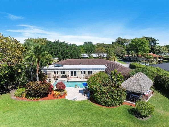 10740 SW 74th Ct, Pinecrest FL 33156