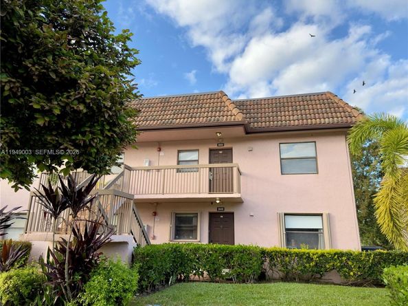 10453 NW 11th St 206, Pembroke Pines FL 33026