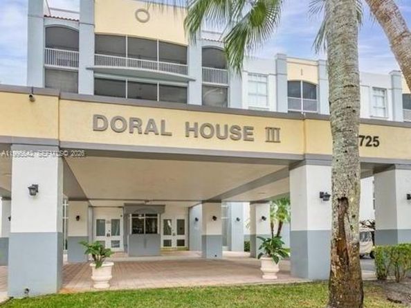 9725 NW 52nd St 111, Doral FL 33178