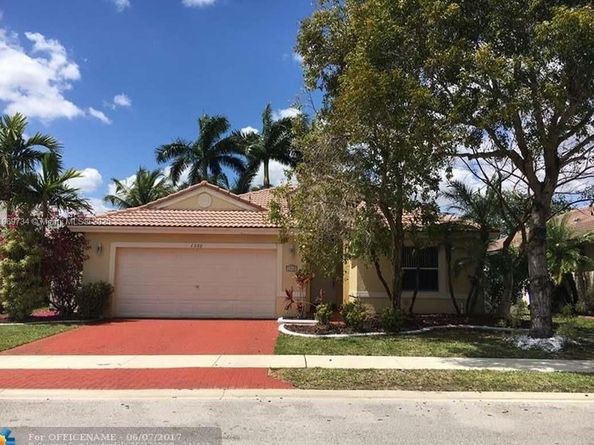 1560 SW 193rd Ter, Pembroke Pines FL 33029