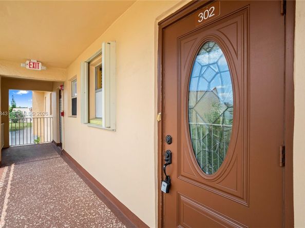 2811 N Pine Island Rd 302, Sunrise FL 33322