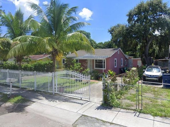 860 NW 115th St, Miami FL 33168