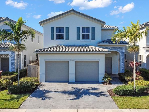 1382 SE 26th Rd, Homestead FL 33035